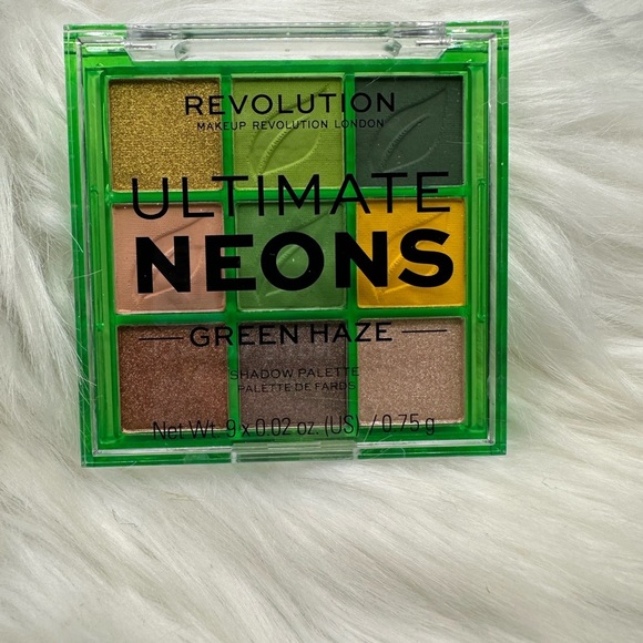 🩵3/$10 Makeup Revolution Neon Green Haze Palette - Picture 1 of 4